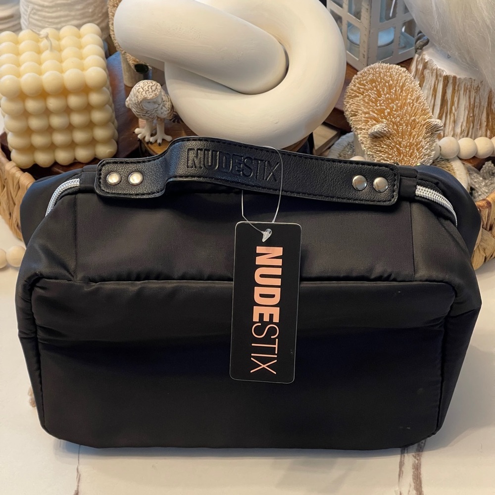 NUDESTIX Hanging Cosmetics Case/Toiletries Case - Picture 6 of 12